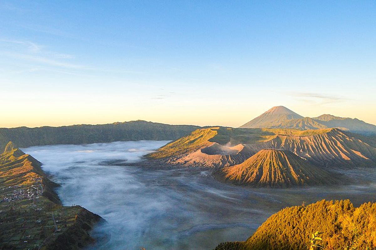Bromo Kembali Dibuka Besok Setelah 13 Hari Ditutup akibat Karhutla