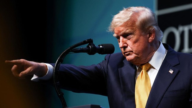 Dolly Parton Meninggal Dunia di Usia 80 Tahun, Trump Perintahkan Bendera AS Setengah Tiang