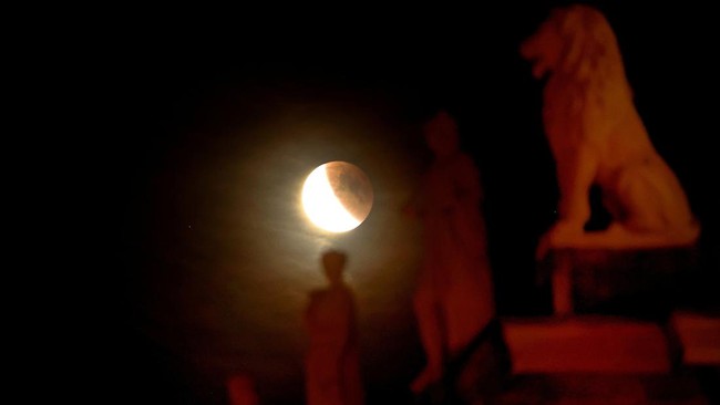 Cara Menyaksikan Gerhana Bulan Sebagian 28 Agustus 2026, Aman Tanpa Alat Khusus
